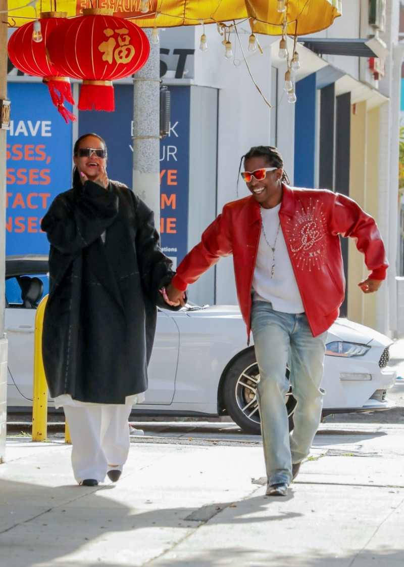 *EXCLUSIVE* Pregnant Rihanna is all smiles as she and A$AP Rocky go shopping in West Hollywood