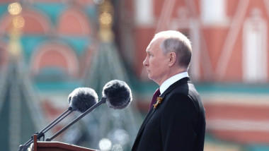 Președintele Rusiei Vladimir Putin asistă la parada de 9 mai din Moscova, pe 9 mai 2023.