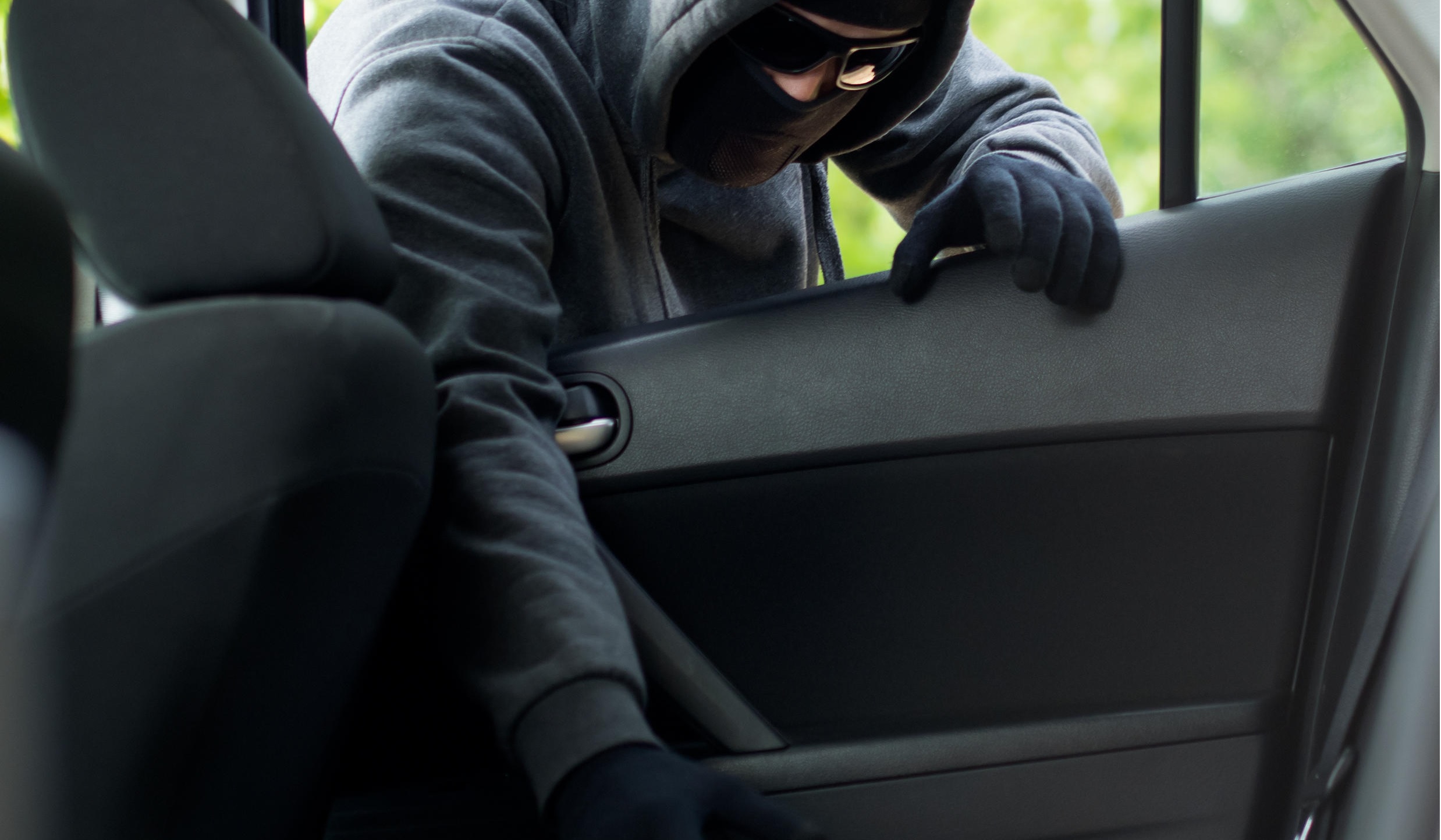 Doi colegi de serviciu și-au înscenat un furt de 20.000 de lei. Ancheta polițiștilor a scos adevărul la iveală
