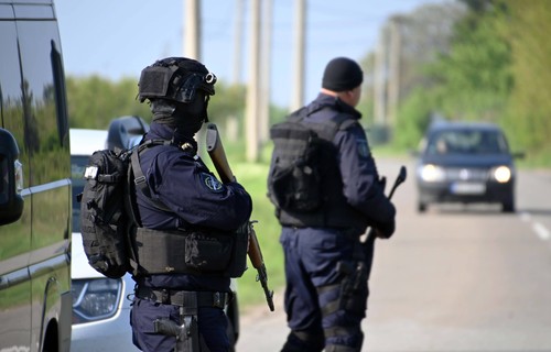Principala organizaţie de trafic de droguri din Balcani a fost destructurată: 13 baroni ai drogurilor au fost arestaţi în Serbia