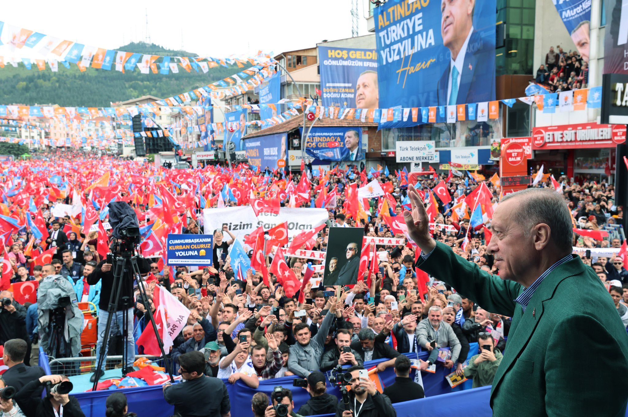 De ce retragerea unui candidat marginal, cu trei zile înainte de alegeri, pune și mai mult în pericol șansa lui Erdogan de a câștiga