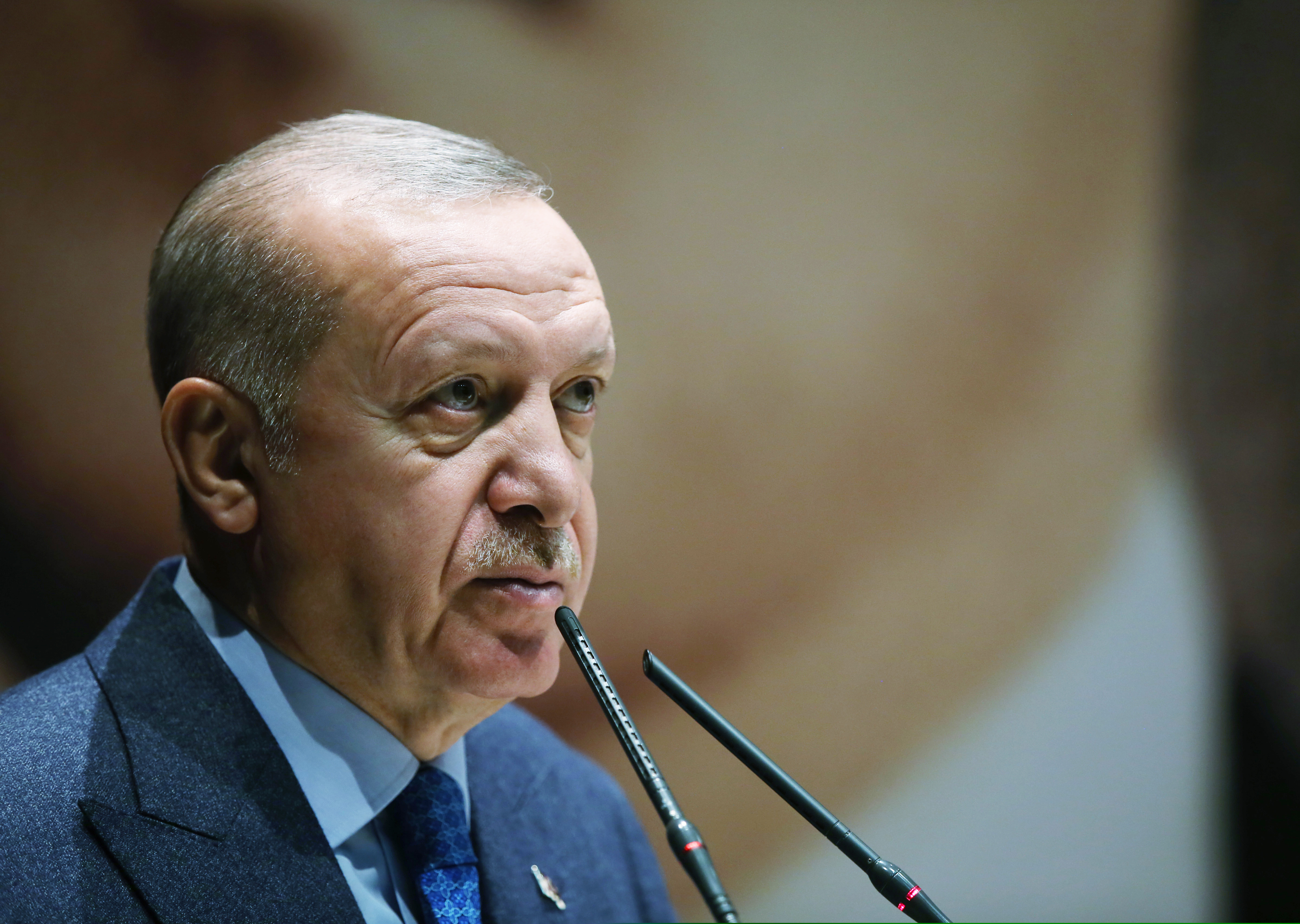 Politico: Motivul pentru care UE îl "iubește" pe Erdogan: "O Turcie democratică ar fi o problemă mult mai importantă pentru Europa"