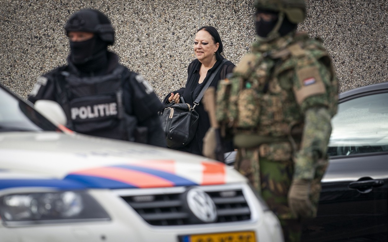 Unul din cei mai mari traficanți de droguri din Europa trebuie să se apere singur în instanță, pentru că avocata lui a fost arestată