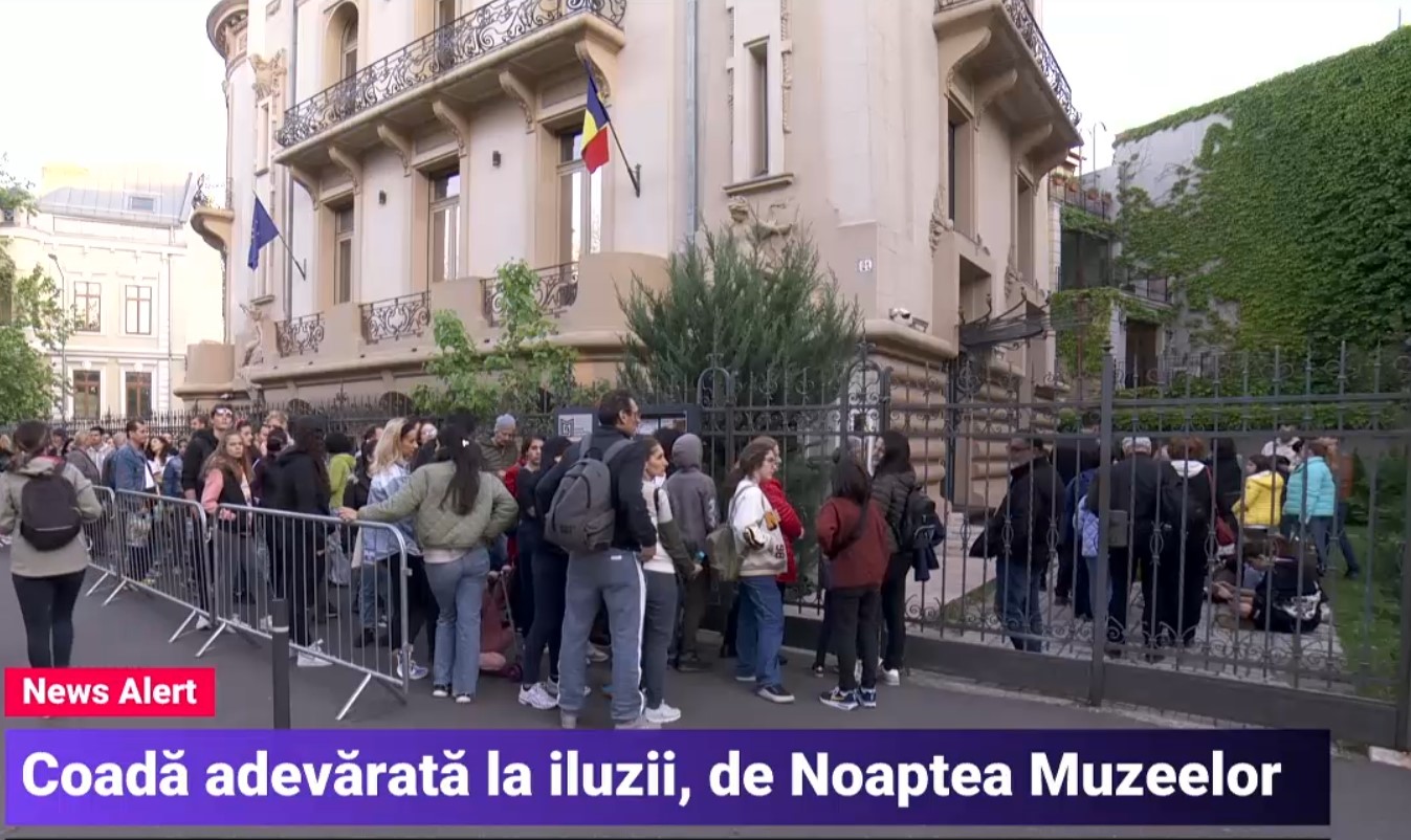 VIDEO A început Noaptea Muzeelor 2023: Mii de oameni așteaptă la cozi în fața instituțiilor culturale din întreaga țară