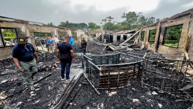 incendiu la o scoala in guyana