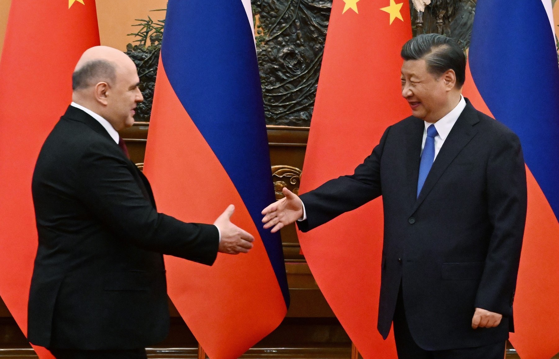 Xi a promis „sprijin ferm” Rusiei în privinţa „intereselor fundamentale”. Premierul rus: „Turbulenţă crescută pe scena internaţională”