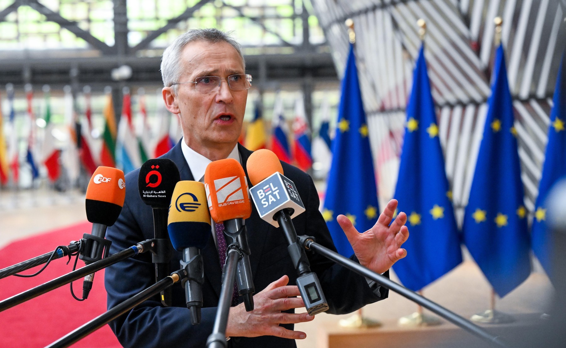 Șeful NATO recunoaște că țările membre sunt divizate în privința aderării Ucrainei. SUA nu vor să treacă de Declaraţia de la Bucureşti