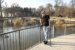 Gert-Jan-walking-with-digital-bridge_CHUV-Gilles-Weber_4304