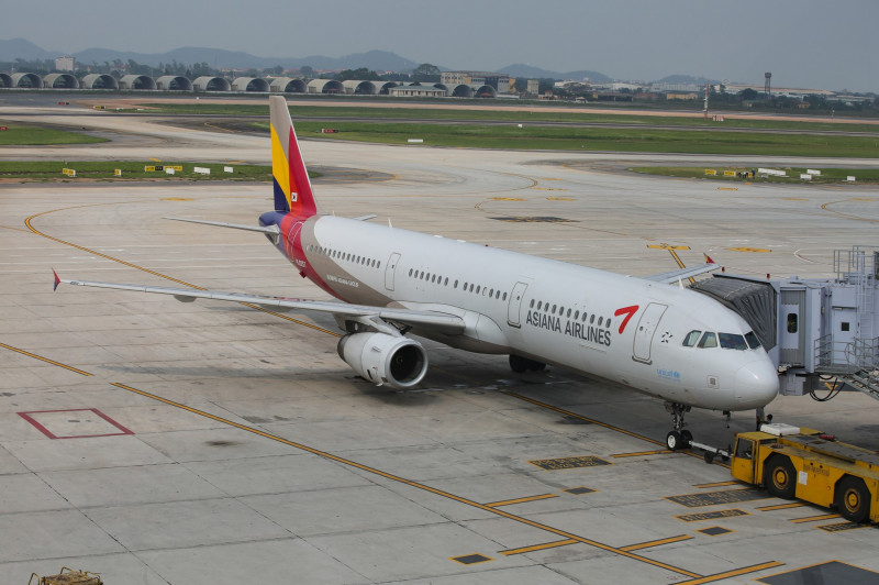 Asiana Airlines Airbus A321, Hanoi, Vietnam - 31 Mar 2018
