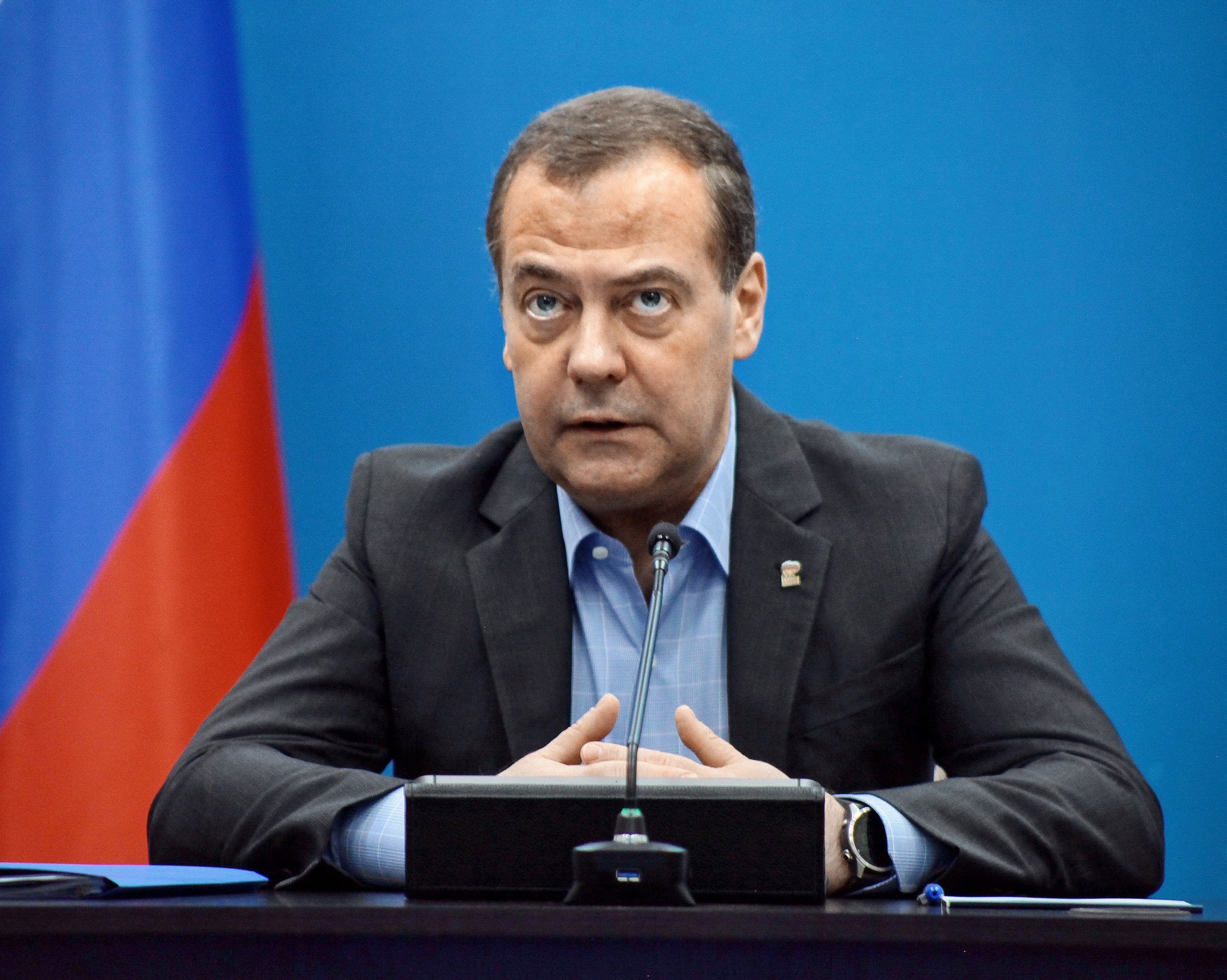 Medvedev amenință din nou: Moscova are de acum mâinile libere pentru a distruge cablurile de comunicaţii subacvatice ale inamicilor