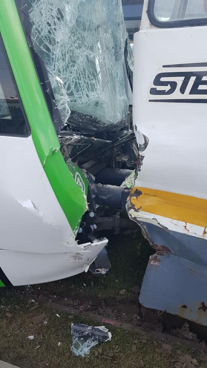 Accident în sectorul 4 al Capitalei: două tramvaie s-au ciocnit frontal, iar doi călători au fost răniți
