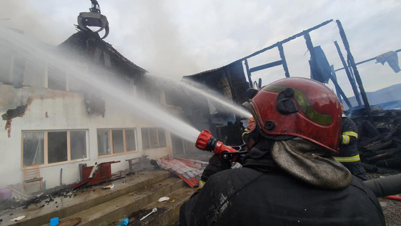 incendiu-manastire-suceava-fb-isusuceava8