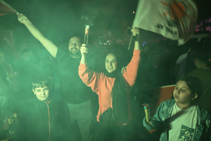 Erdogan supporters in Istanbul celebrate after Turkiye’s presidential runoff election