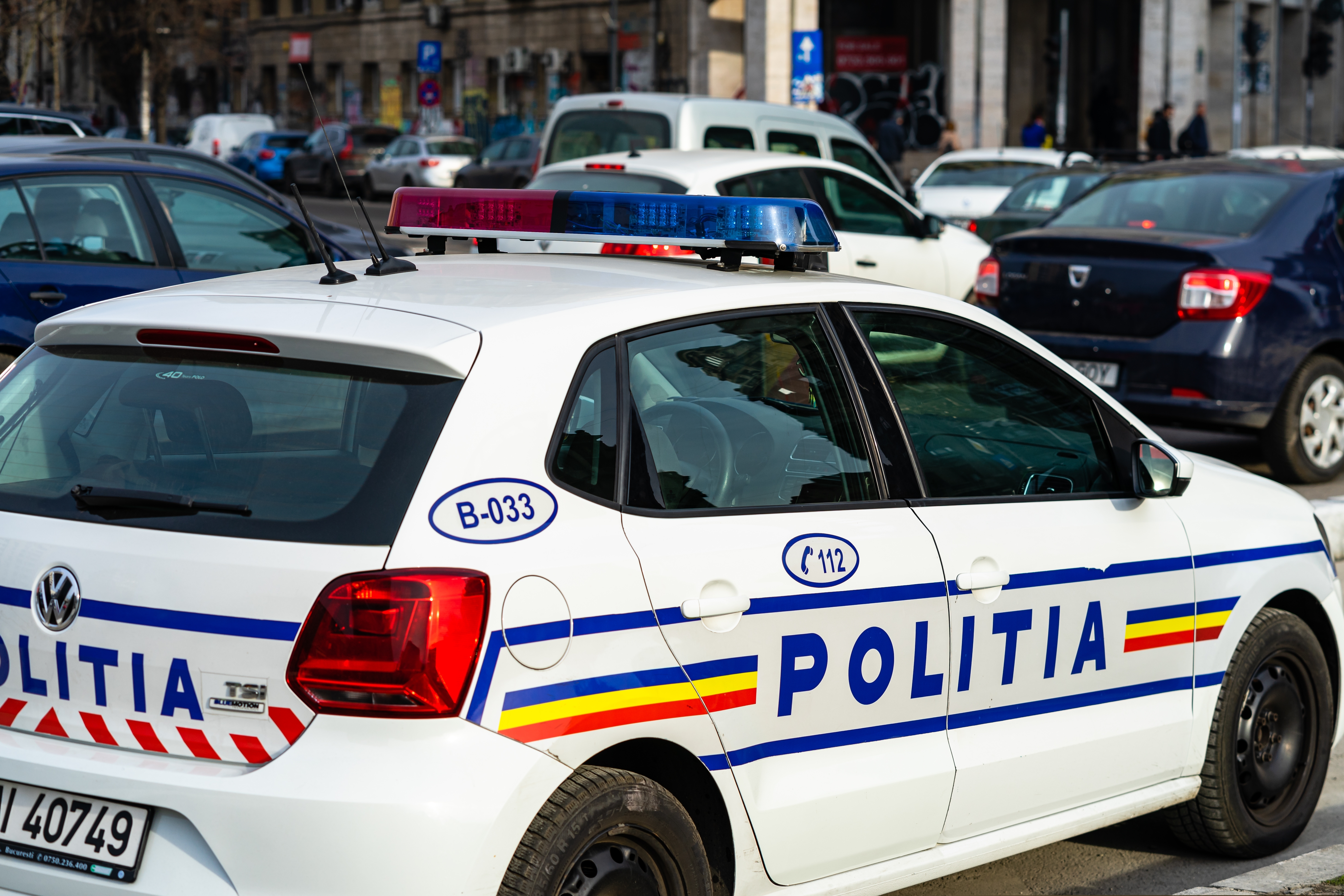 Un tânăr de 21 de ani a strâns sute de lei în câteva ore, după ce a mințit oamenii că ajută copiii săraci. Cum a fost prins