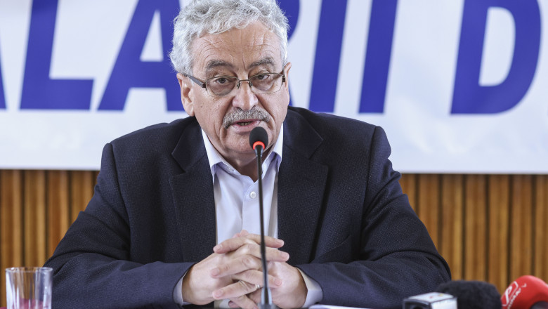 Simion Hăncescu, președintele FSLI, sustine o conferinta de presa in care anunta rezultatele referendumului privind declansarea grevei generale in invatamant, in Bucuresti, 16 mai 2023. Inquam Photos