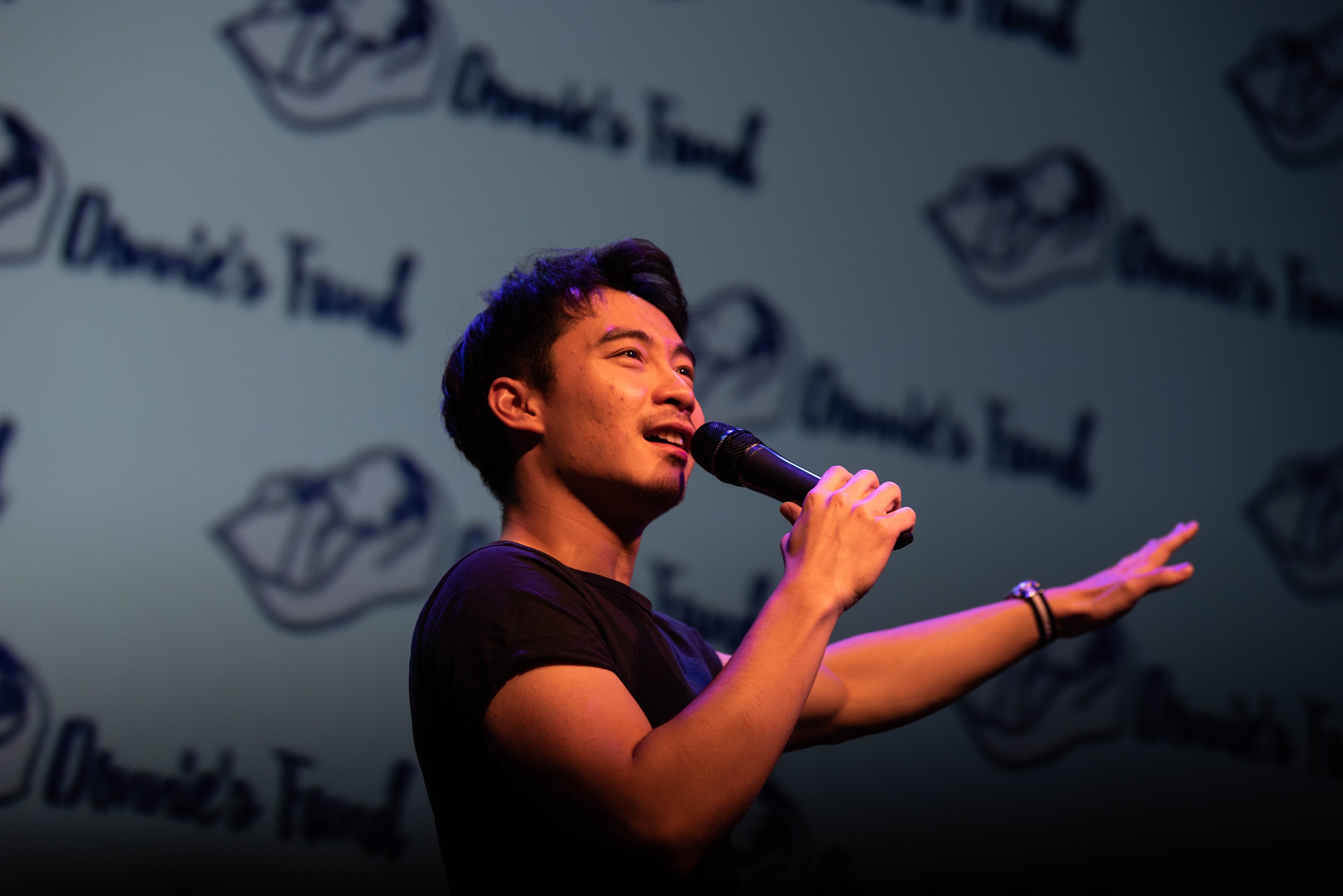 „Unchiul Roger” a dispărut. Un celebru comediant a fost dat afară de pe internetul chinezesc după ce a glumit pe seama lui Xi Jinping