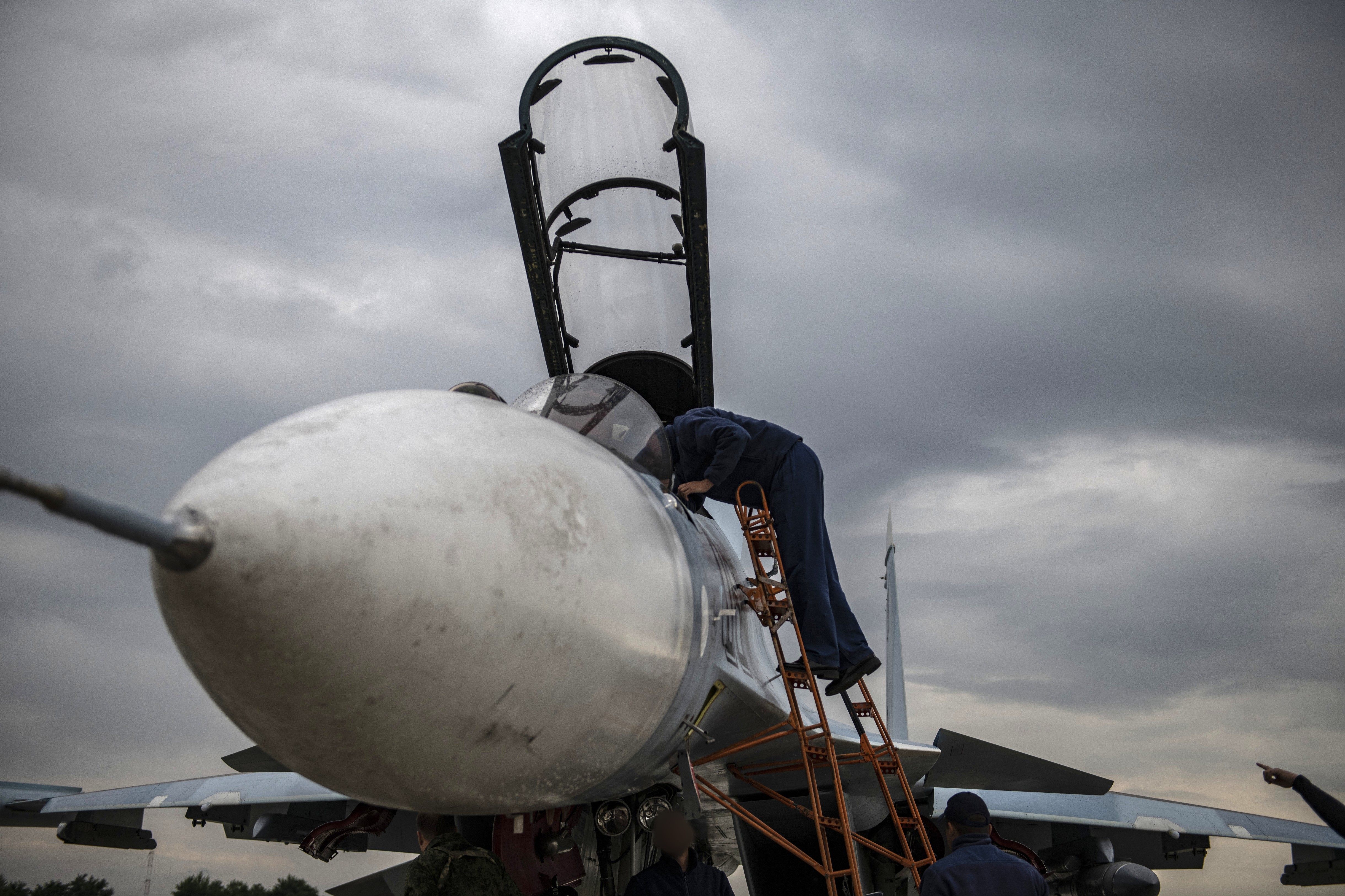 Avion de luptă rusesc doborât deasupra Mării Negre. Rușii vor să creeze o forță aeriană „de elită” pentru bombardarea Ucrainei.