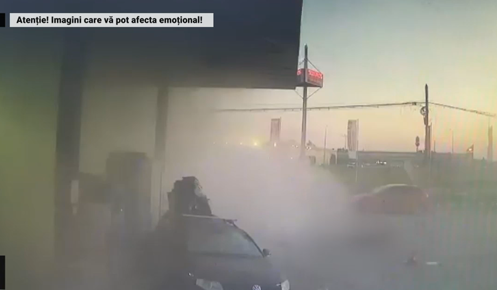 Imagini exclusive cu momentul în care o mașină a explodat la o stație de alimentare cu gaz din Pantelimon