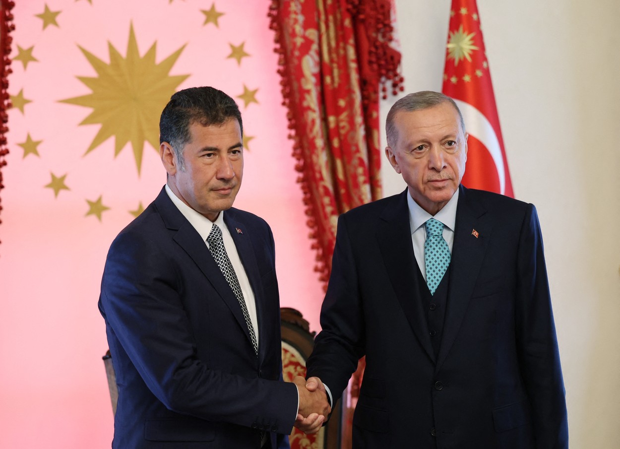 Sinan Ogan, care a ieșit pe locul trei la alegerile prezidențiale din Turcia, a anunțat că îl susține pe Erdogan în turul doi