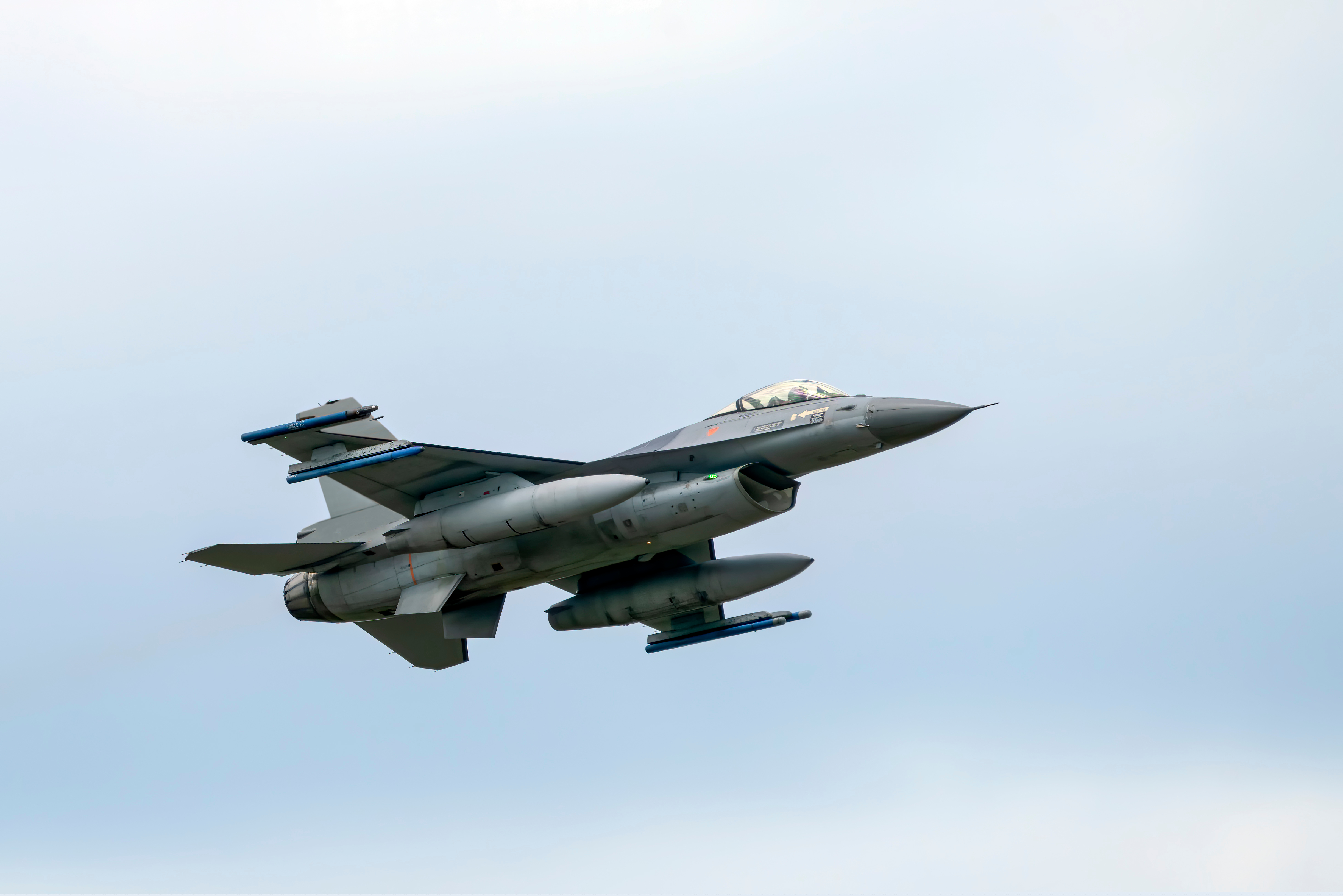 Secretarul Forţelor Aeriene ale SUA transmite că sosirea avioanelor F-16 în Ucraina va dura „câteva luni, în cel mai bun caz”