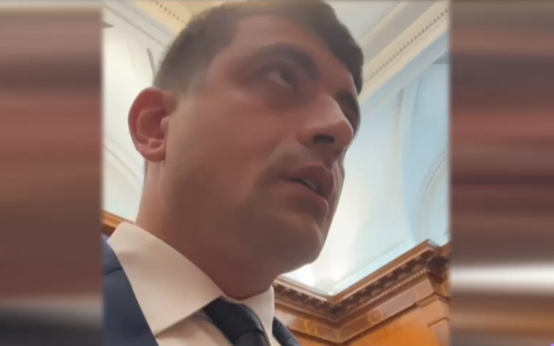 Circ în Parlament. George Simion și câțiva parlamentari AUR au dat buzna în biroul lui Marcel Ciolacu: „Atenție!”