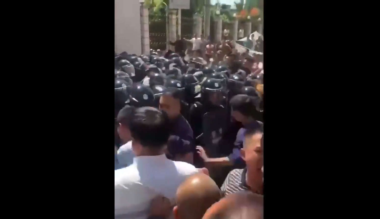 Proteste rare în China. Mii de musulmani au sfidat dictatura de la Beijing: „Pare că acest coșmar abia începe”