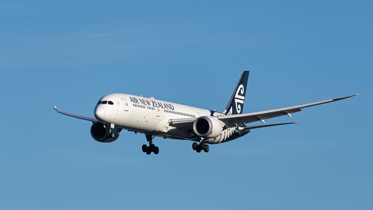 Pasagerii companiei aeriene de stat din Noua Zeelandă vor fi cântăriți la intrarea în avion. Cum justifică autoritățile măsura