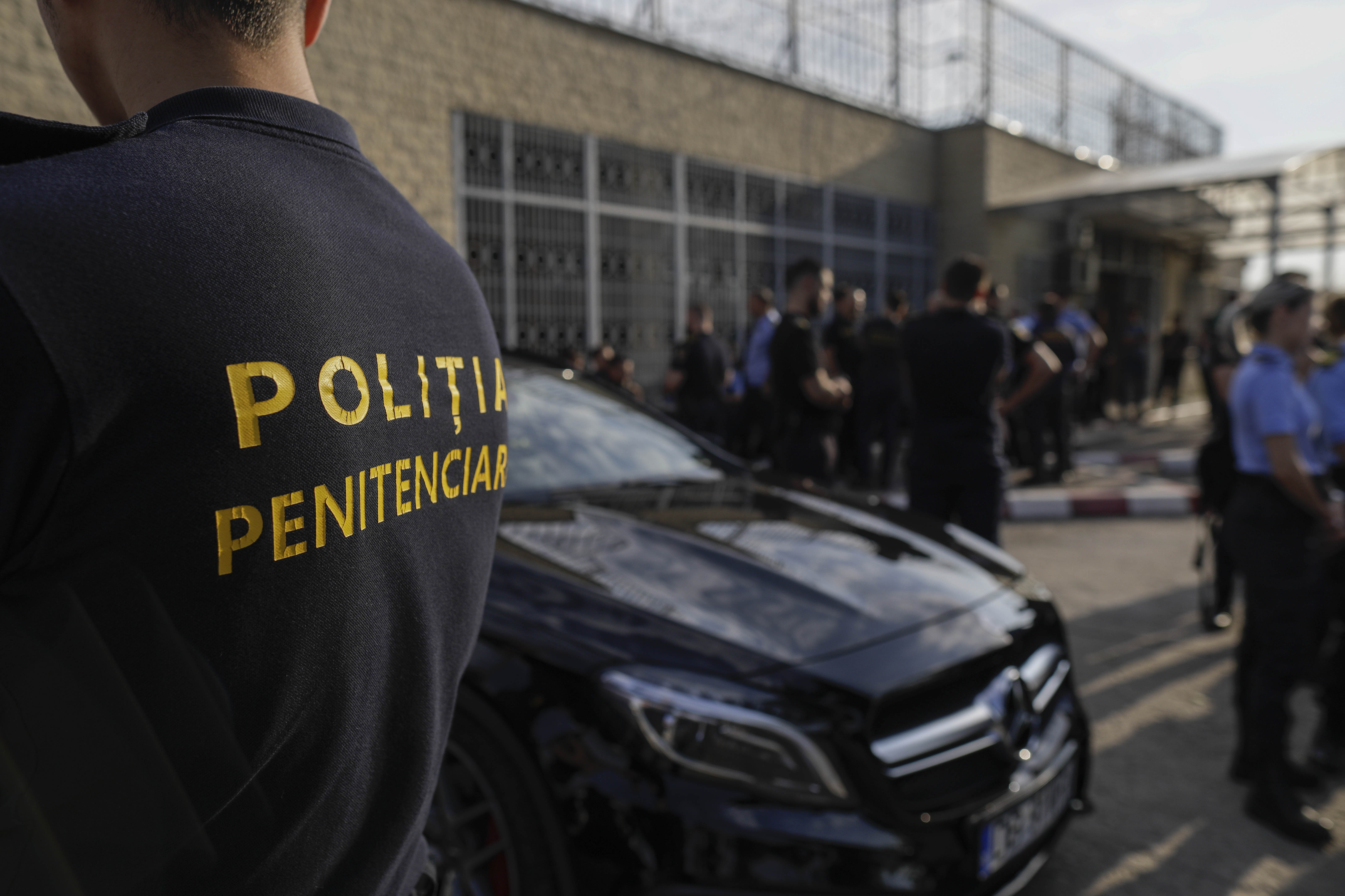 Proteste în toate penitenciarele. Sindicalist: Azi e primul avertisment, luna viitoare s-ar putea să blocăm activitatea o săptămână