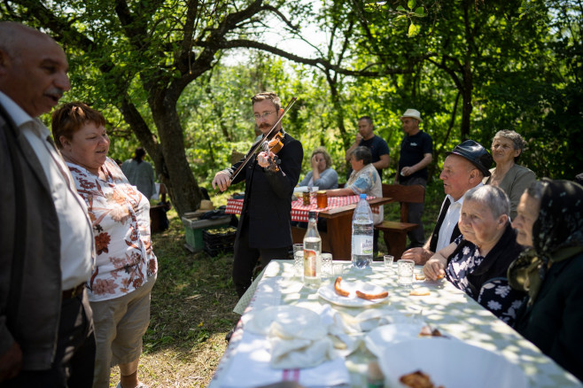 picnic-charles-zalanului-profimedia4