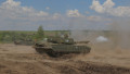 tancuri ucrainene in formatie pe campul de lupta