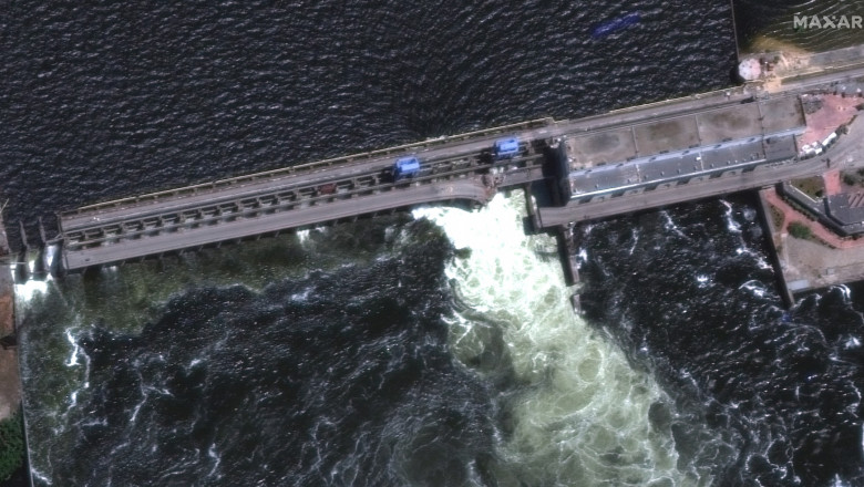 Barajul peste Nipru de la Nova Kahovka din regiunea Herson a fost aruncat în aer.