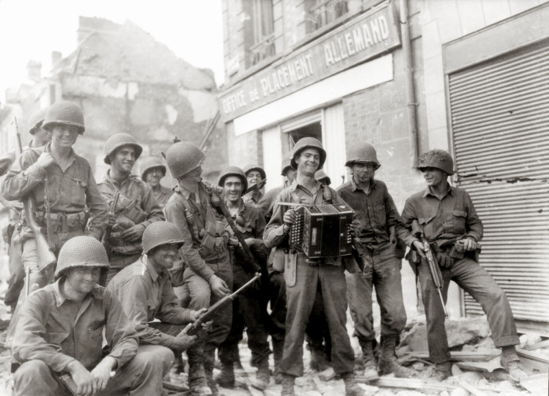 WWII, France, soldiers with accordion / photo, 1944