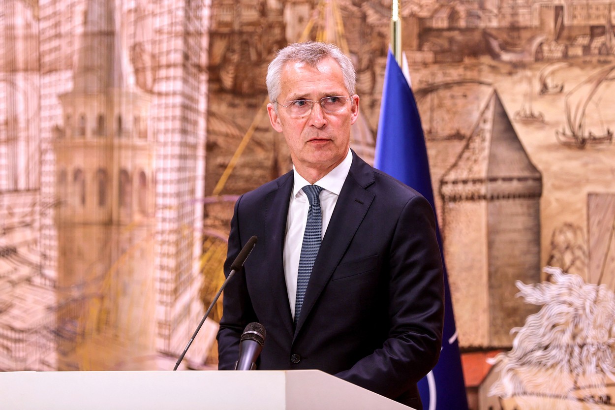 Stoltenberg: NATO trebuie să ofere Ucrainei garanţii de securitate după război
