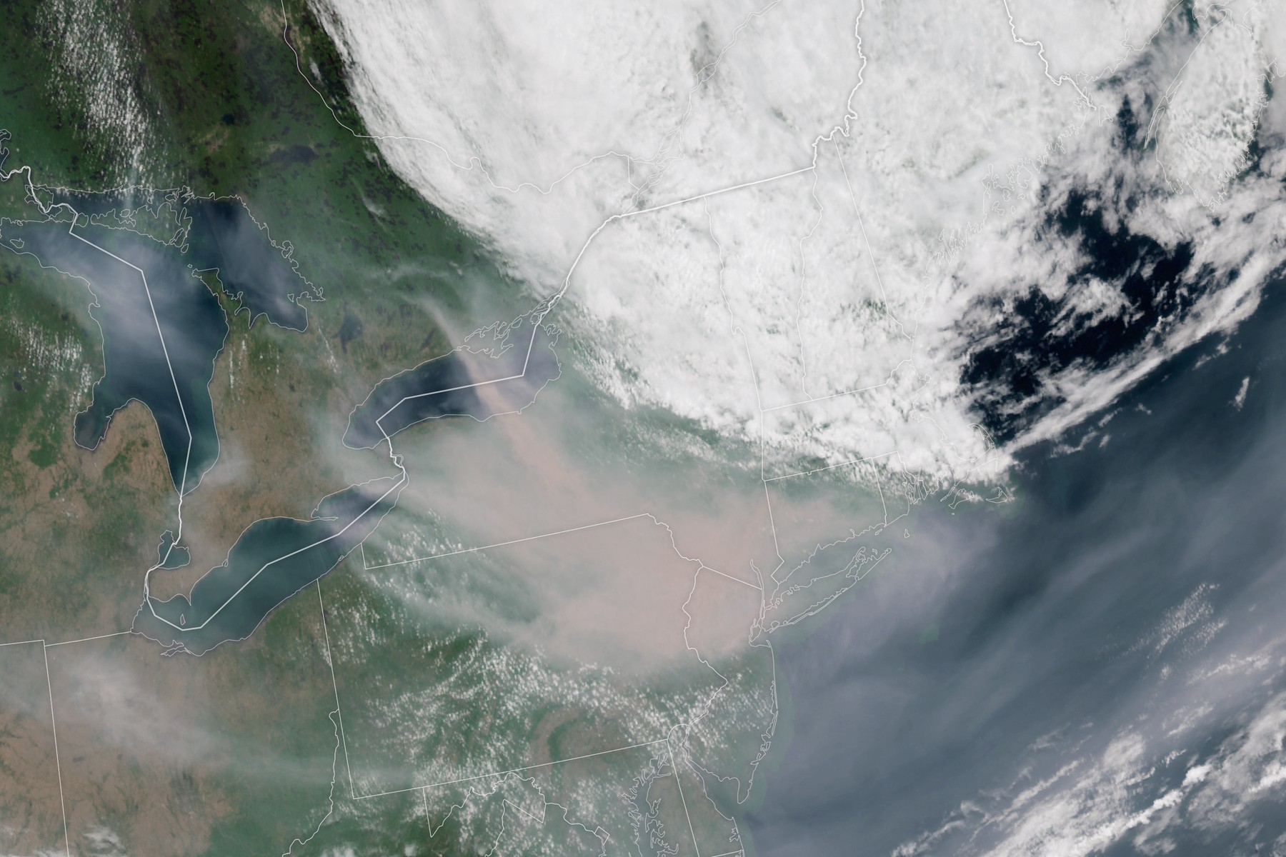 Fumul de la incendiile din Canada a traversat Atlanticul și a ajuns până în Norvegia