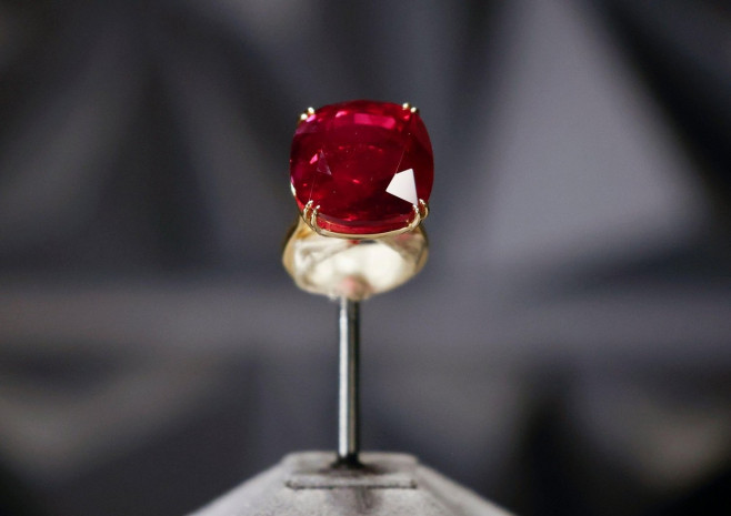 New York, United States. 01st June, 2023. Estrela de FURA: 55.22, the cushion-cut ruby weighing 55.22 carats set as a ring size 6, is on display and to be auctioned as part of the Magnificent Jewels Sale at Sotheby's in New York City on Thursday, June 1,