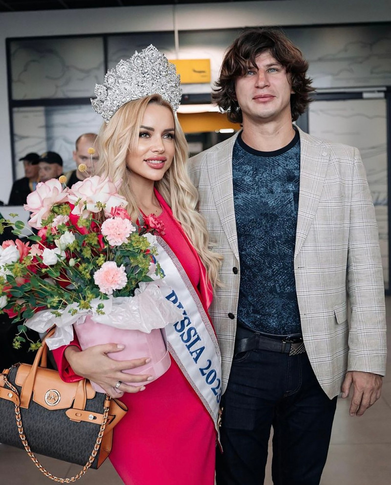 Winner of Mrs Russia 2023 pageant Natalya 'Oskar' Bezmaternykh, 34, is mocked after 'real' photo of her circulates online. Company of Natalya's husband, a construction mogul from Far East Russia Roman Bezmaternykh, 45, was one of the pageant's sponsors.