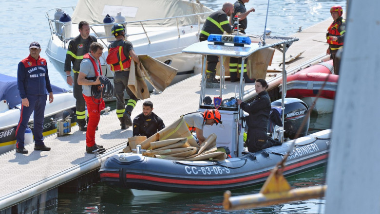 barca a serviciilor de urgenta italiene pe lacul maggiore