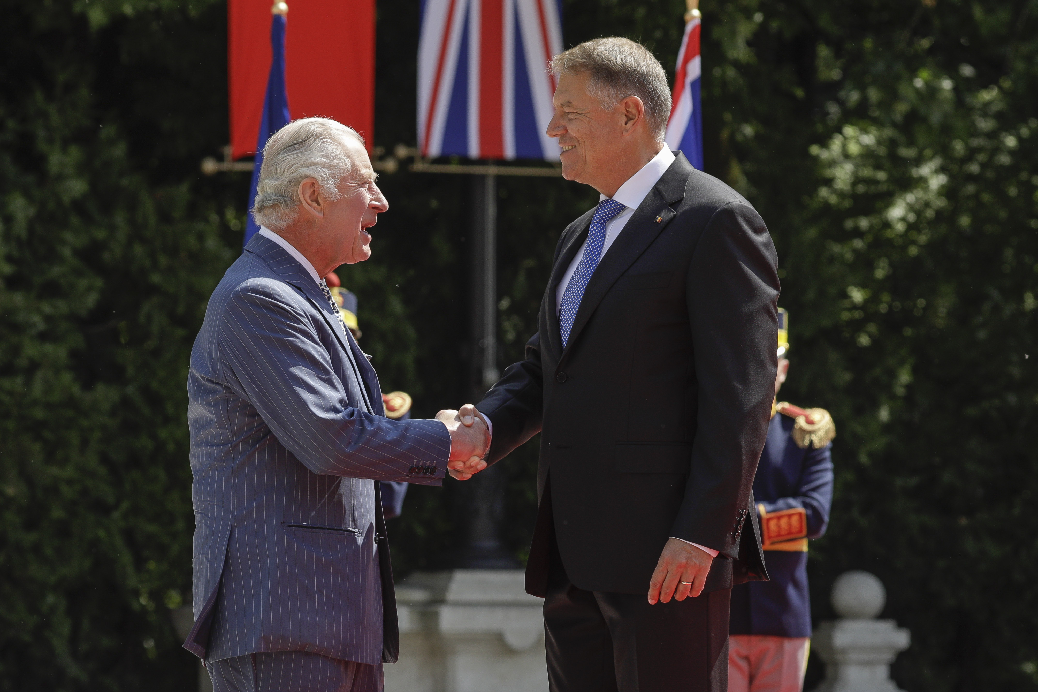 Regele Charles, la Palatul Cotroceni. Iohannis: Ne onorează că prima vizită de la încoronarea Majestății Voastre are loc în România
