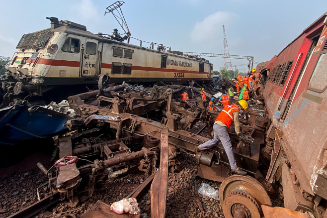 accident-tren-india-profimedia13