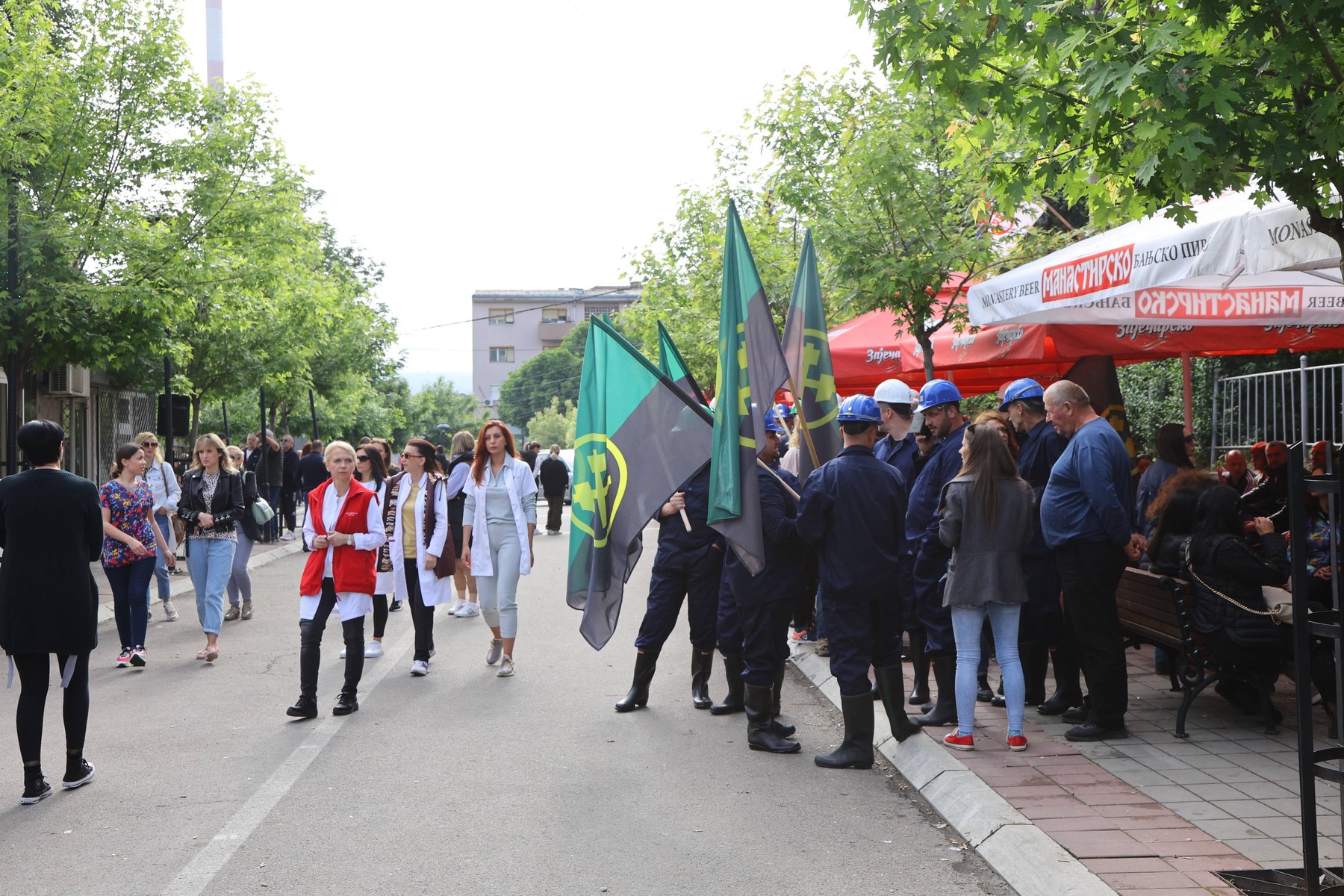UE ameninţă Serbia şi Kosovo cu „măsuri decisive” dacă vor continua violenţele