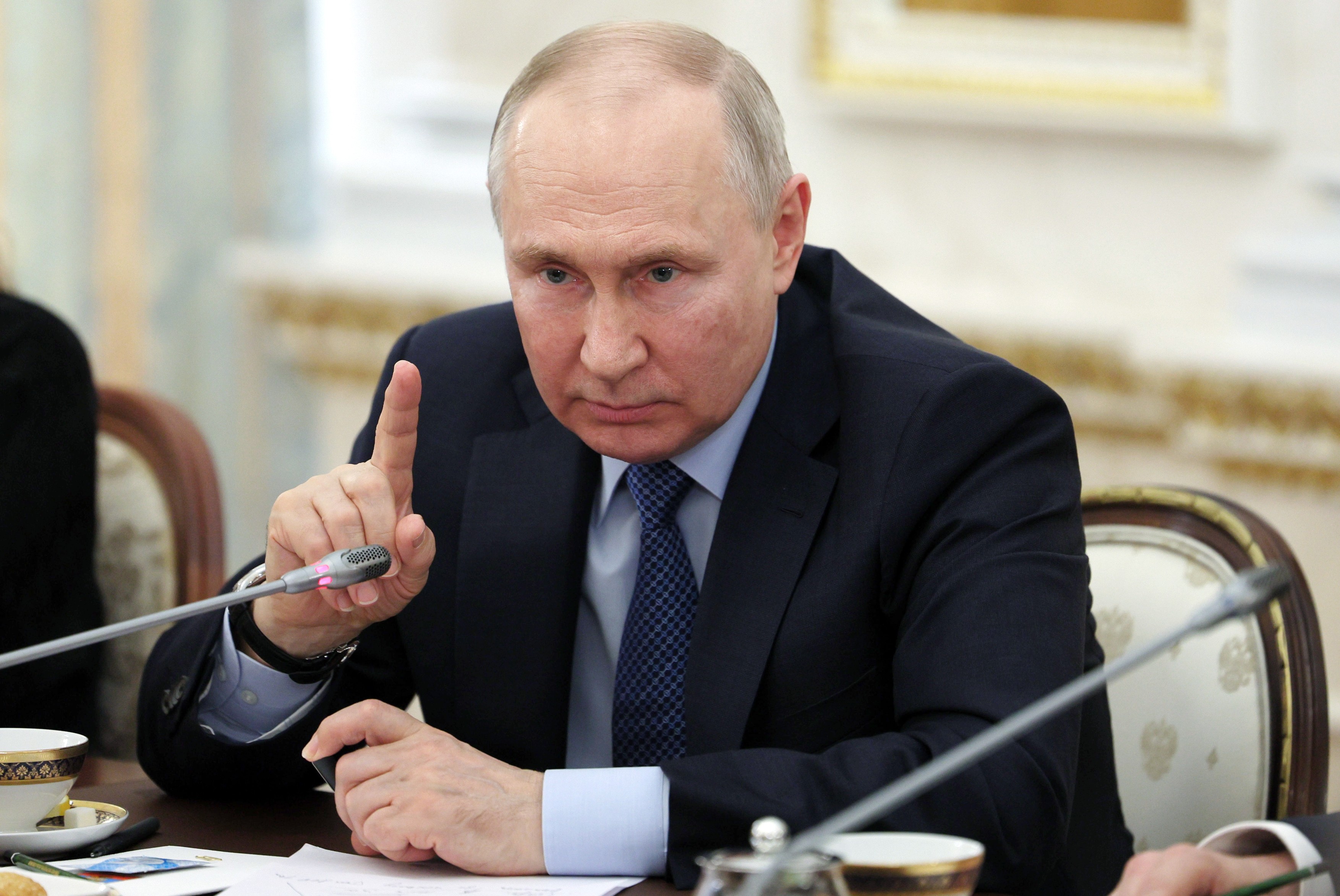 Putin a promulgat în secret un decret care îi permite să cumpere „la reducere” activele companiilor occidentale care pleacă din Rusia