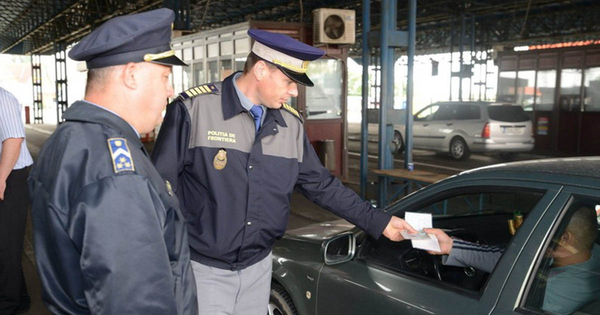 Trei tineri s-au ales cu dosare penale după ce polițiștii de frontieră din Vama Petea le-au verificat bagajele, la intrarea în țară
