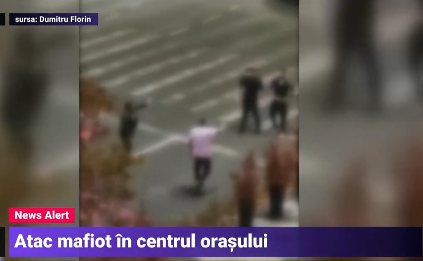 Doi reținuți după atacul mafiot din centrul Capitalei. Suspecții și-au bătut rivalul cu pietre și bâte în mijlocul străzii