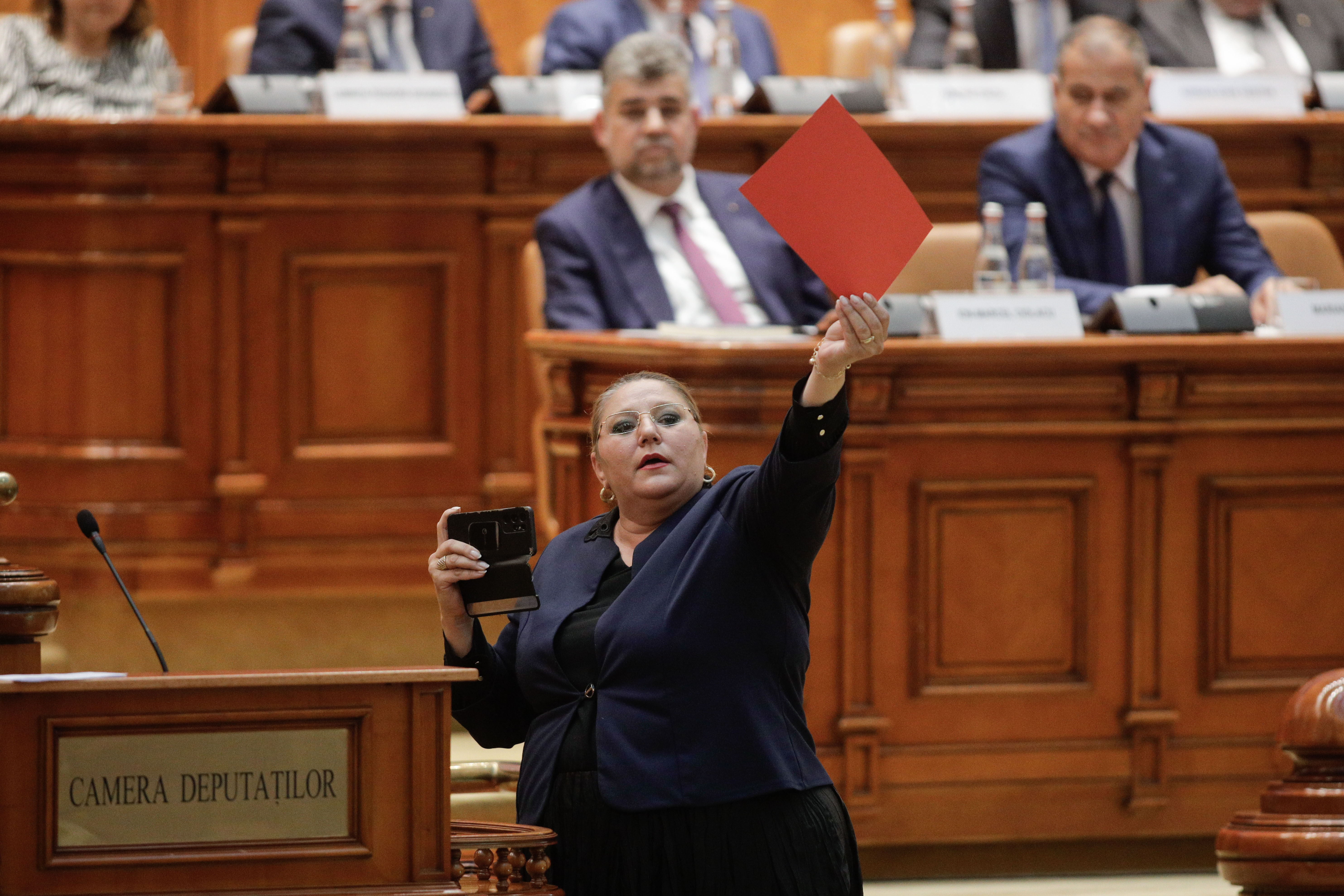 PSD, PNL și AUR - pe primele locuri pentru europarlamentare. „În ultimele 6 luni, SOS România şi-a dublat intenția de vot” (sondaj)