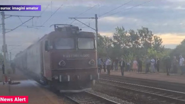Locomotiva unui tren a luat foc, în Prahova