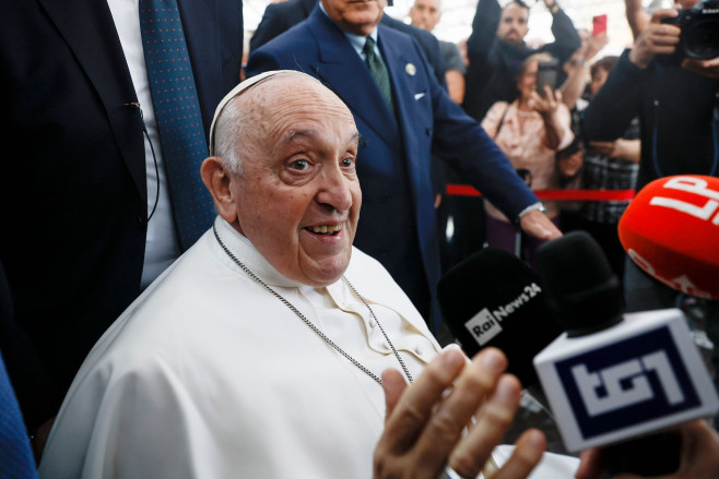 Pope Francis Leaves the Gemelli Polyclinic in Rome After the Operation, Italy - 16 Jun 2023