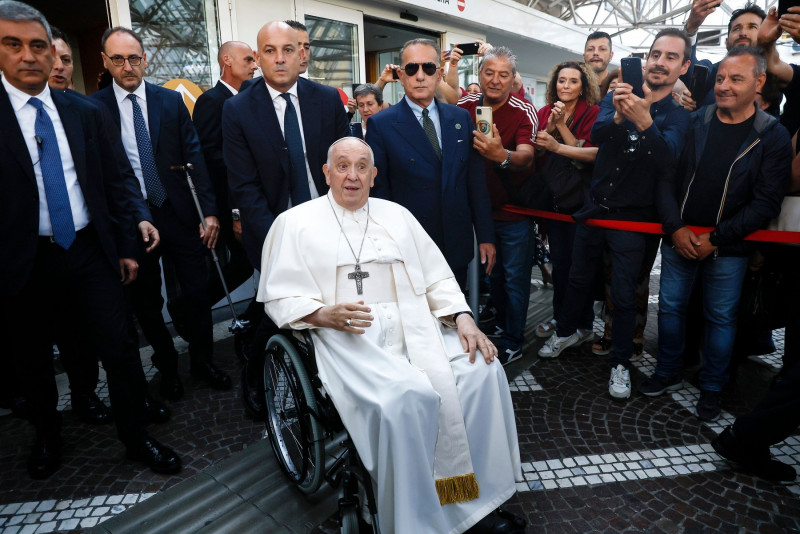 Pope Francis Leaves the Gemelli Polyclinic in Rome After the Operation, Italy - 16 Jun 2023