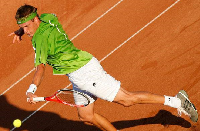 Jucătorul de tenis Petru-Alexandru Luncanu, suspendat 5 ani pentru meciuri trucate. Sportivul a refuzat verificarea telefonului mobil