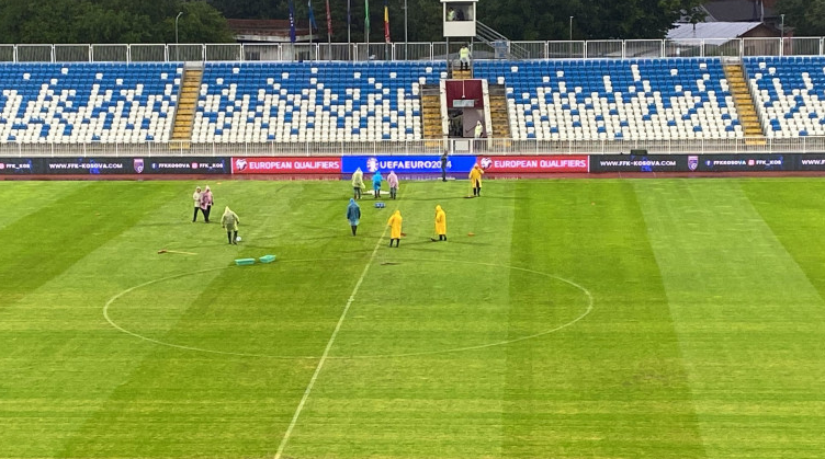 Preliminarii Euro-2024: Echipele de start la meciul Kosovo - România. Gazonul de la Priştina, afectat puternic de ploile intense