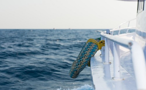 Un naufragiat a fost găsit în Pacific, la câteva zile după ce operaţiunile de căutare fuseseră oprite